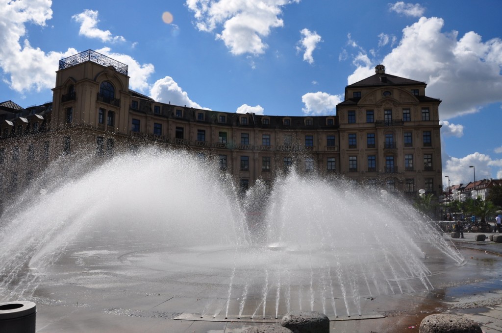 Karlsplatz Fountain